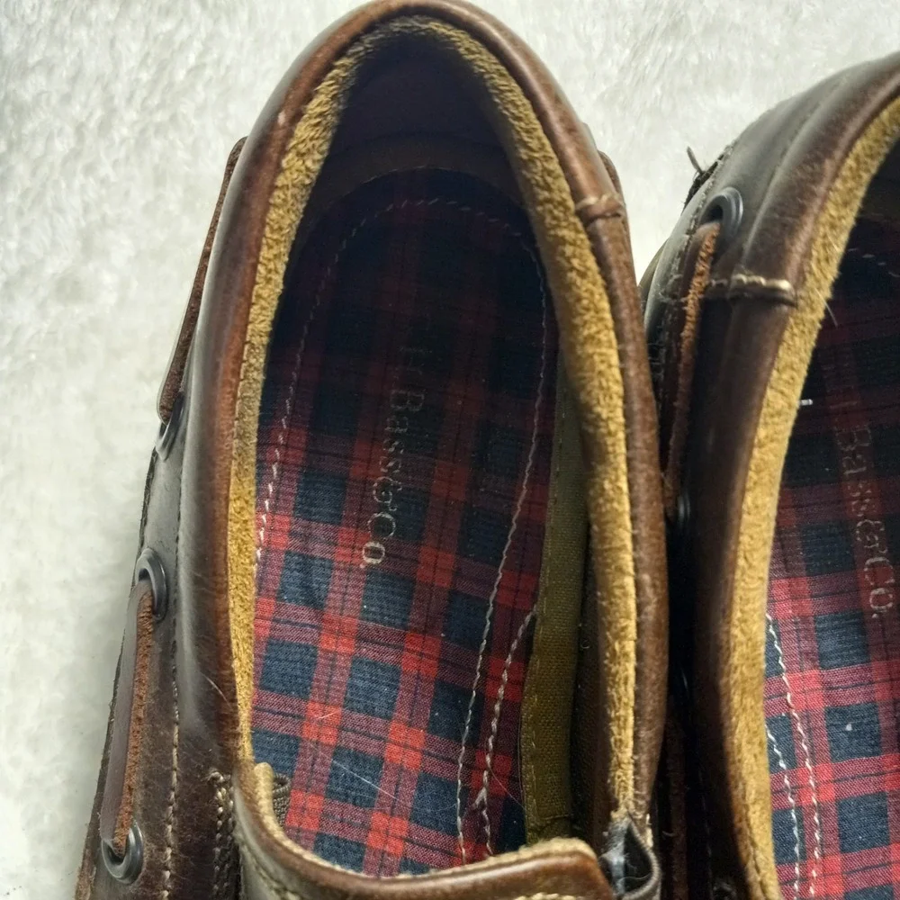 BASS & CO US 9.5 BOAT SHOES BROWN LEATHER SLIP ON CASUAL LOAFERS 2195-200